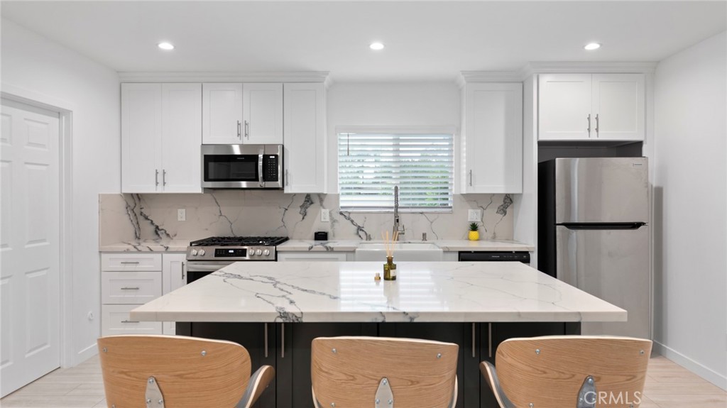 330 Teasdale, #B, Claremont, CA 91711 330 Teasdale, #B, Claremont, CA 91711