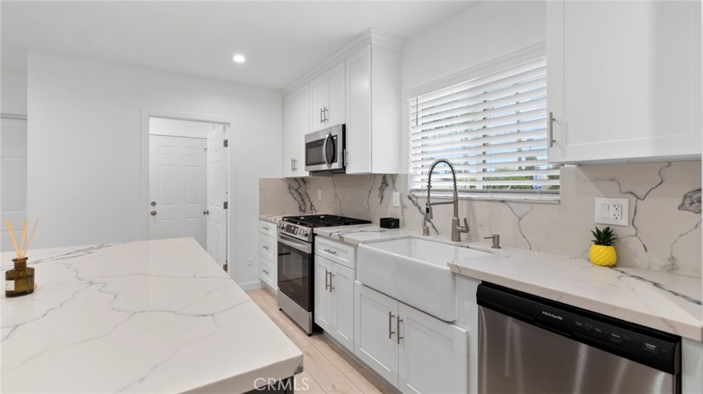 330 Teasdale, #B, Claremont, CA 91711 330 Teasdale, #B, Claremont, CA 91711