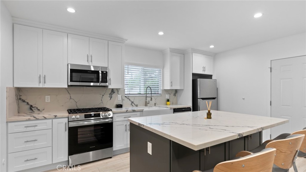 330 Teasdale, #B, Claremont, CA 91711 330 Teasdale, #B, Claremont, CA 91711