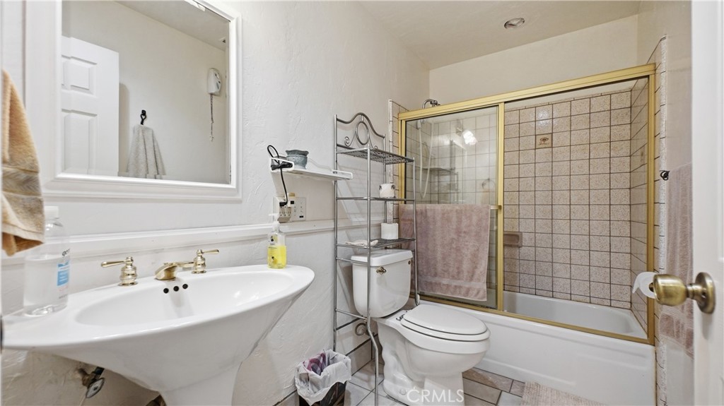 9160 Buena Vista Street, Apple Valley, CA 92308