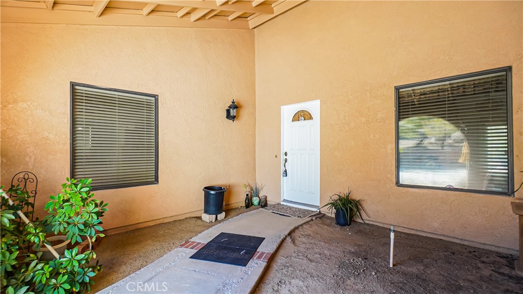 9160 Buena Vista Street, Apple Valley, CA 92308