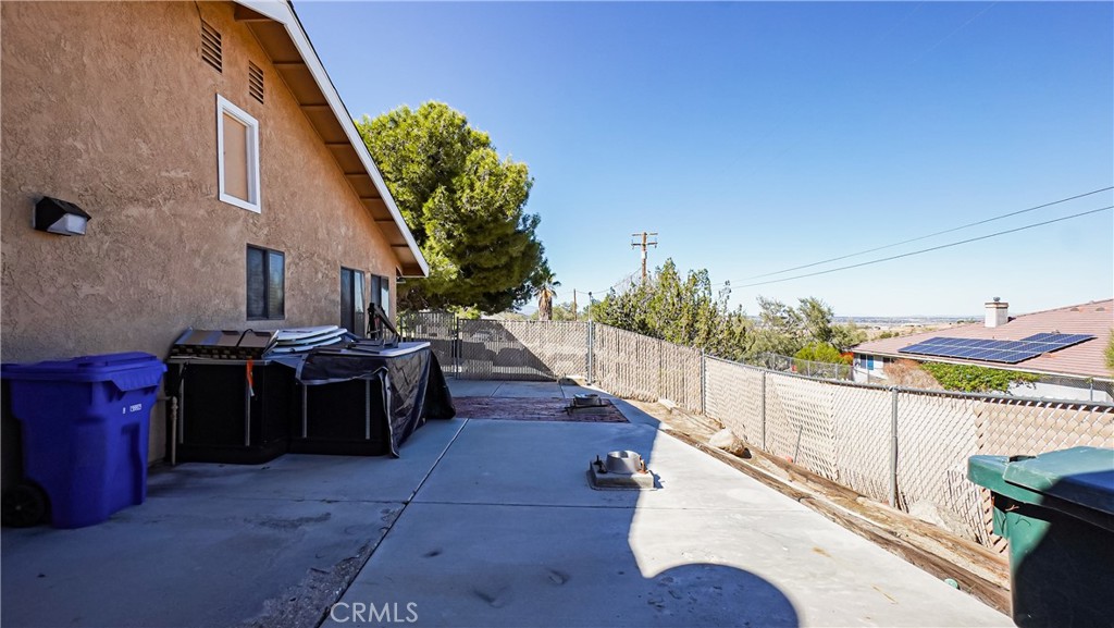 9160 Buena Vista Street, Apple Valley, CA 92308
