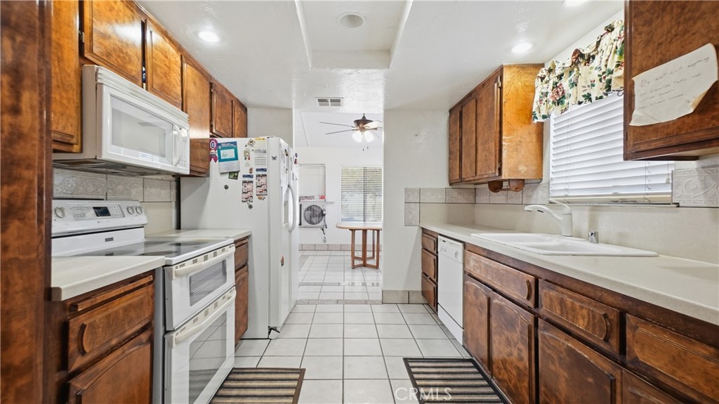 9160 Buena Vista Street, Apple Valley, CA 92308