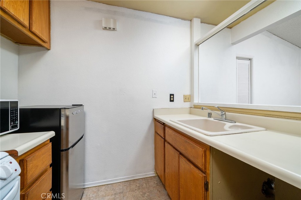 3651 Country Oaks Loop #B, Ontario, CA 91761