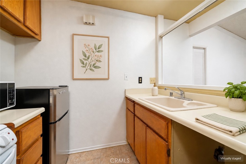 3651 Country Oaks Loop #B, Ontario, CA 91761