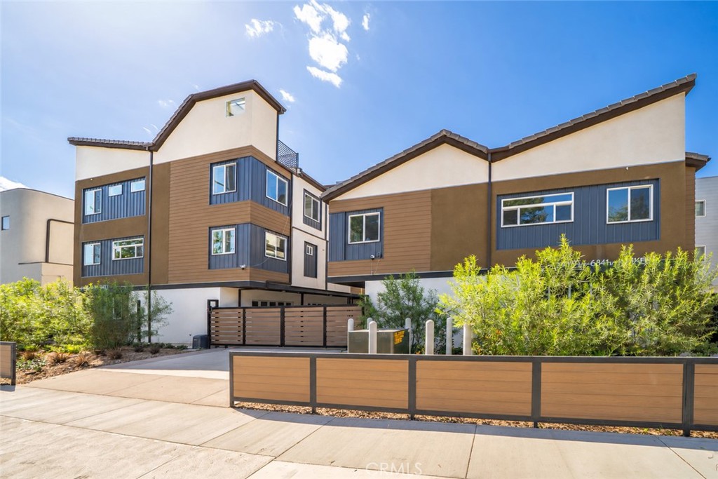 6837 N Haskell Avenue, Van Nuys, CA 91406