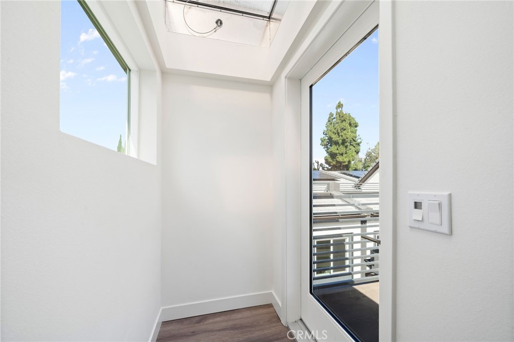 6837 N Haskell Avenue, Van Nuys, CA 91406