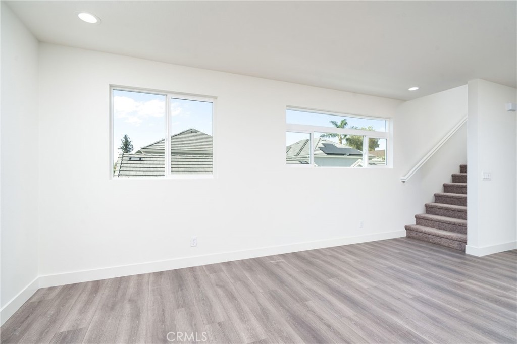 6837 N Haskell Avenue, Van Nuys, CA 91406