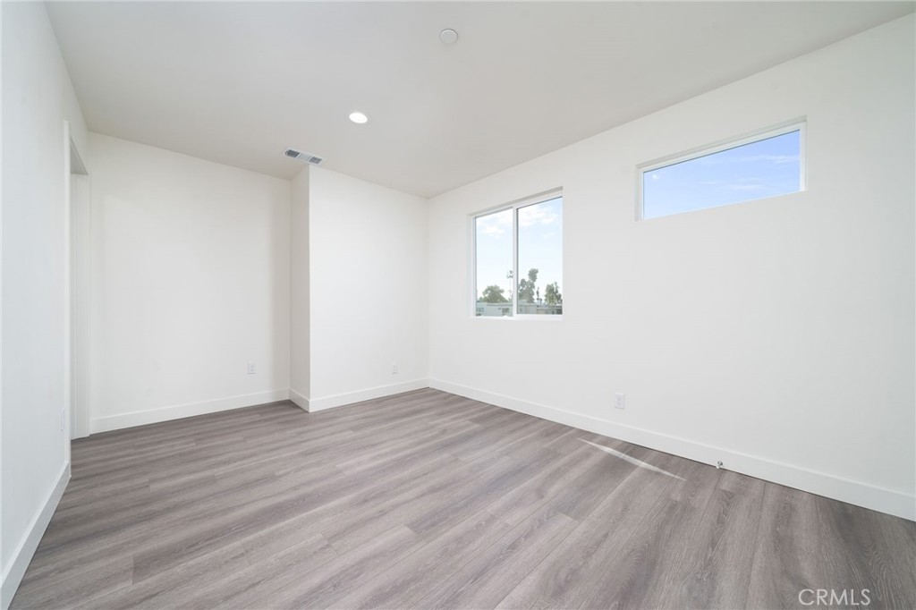 6837 N Haskell Avenue, Van Nuys, CA 91406
