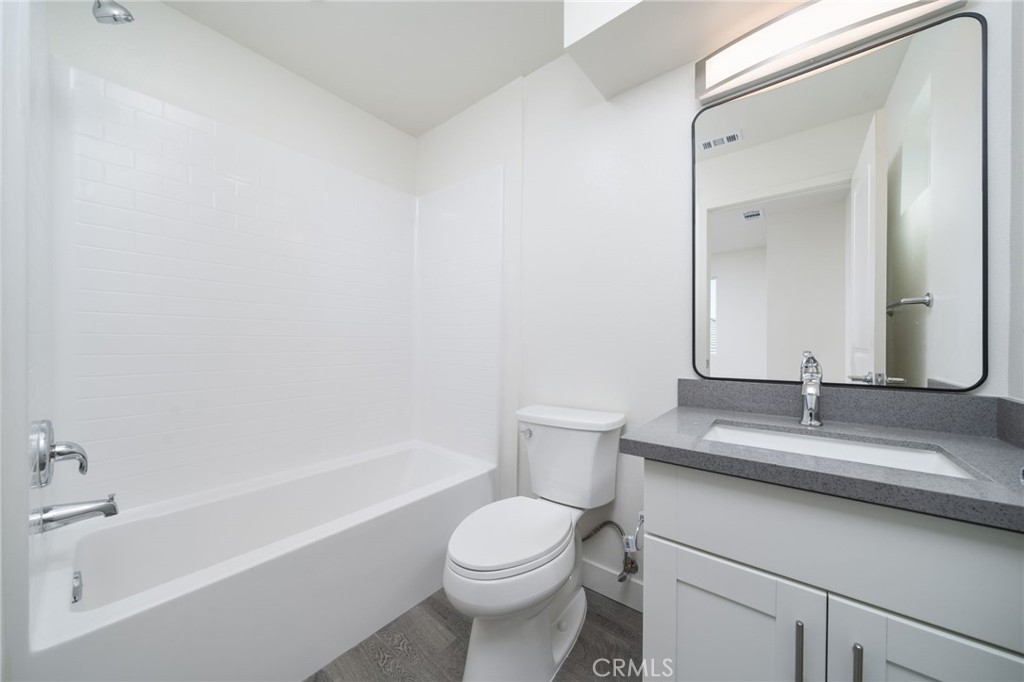 6837 N Haskell Avenue, Van Nuys, CA 91406