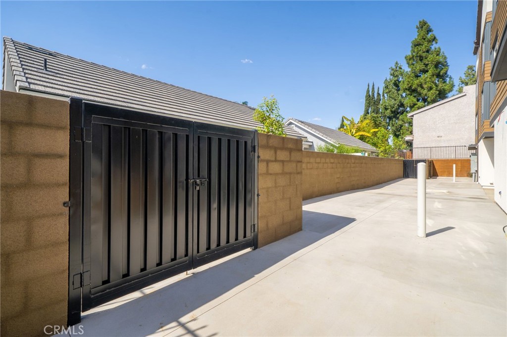 6837 N Haskell Avenue, Van Nuys, CA 91406