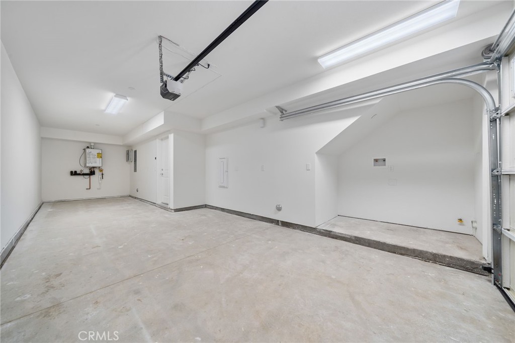 6837 N Haskell Avenue, Van Nuys, CA 91406