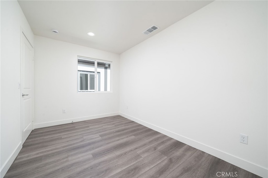 6837 N Haskell Avenue, Van Nuys, CA 91406
