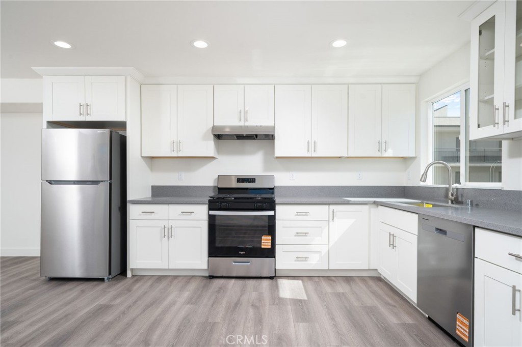 6837 N Haskell Avenue, Van Nuys, CA 91406