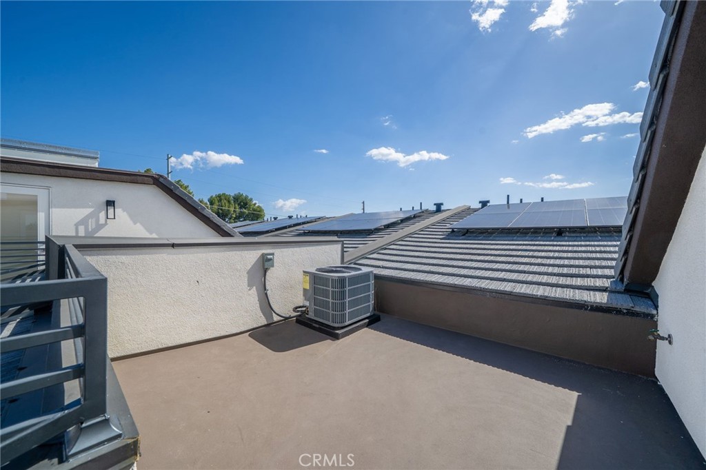 6837 N Haskell Avenue, Van Nuys, CA 91406