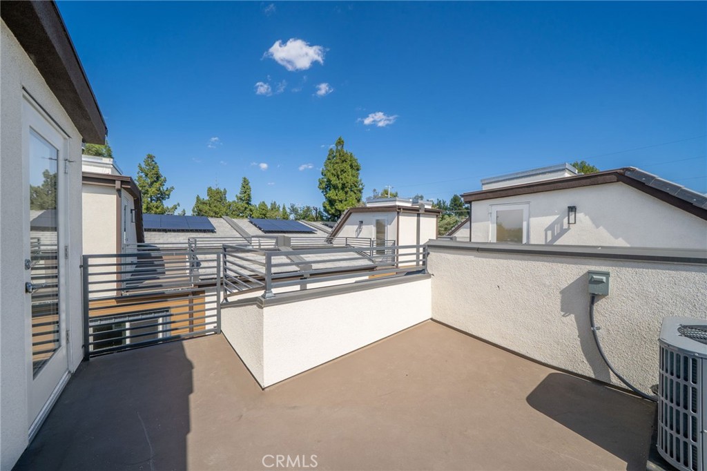 6837 N Haskell Avenue, Van Nuys, CA 91406