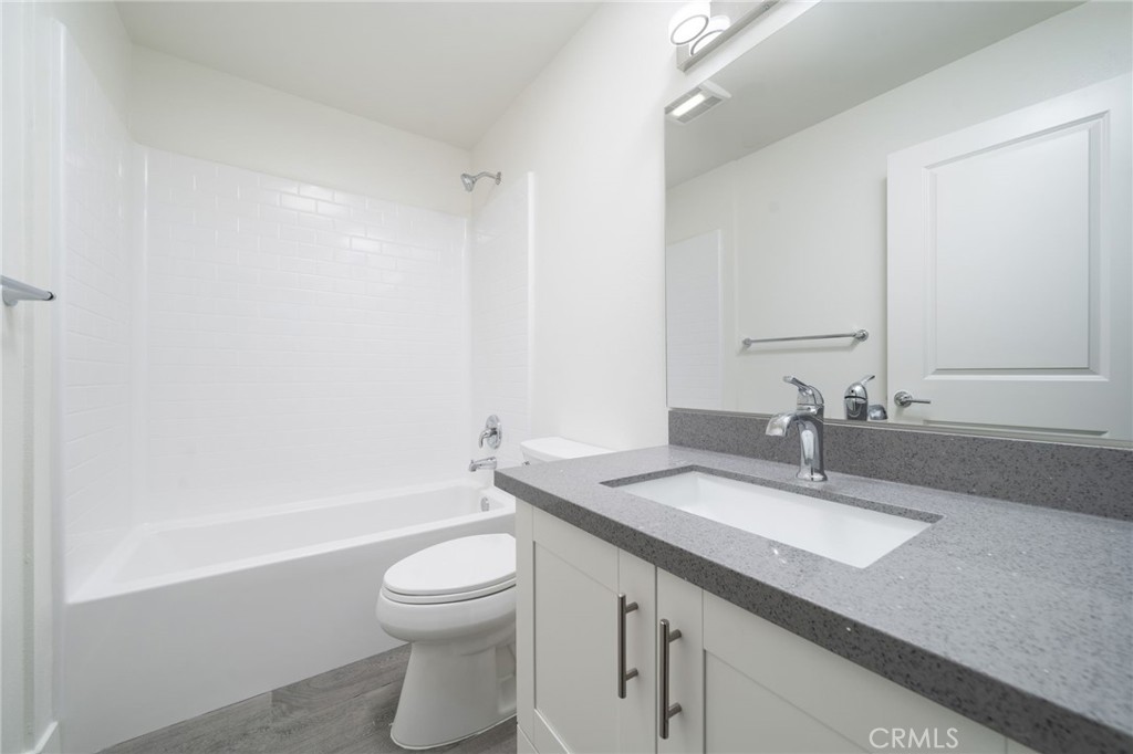 6837 N Haskell Avenue, Van Nuys, CA 91406
