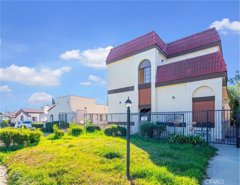 2608 W Alhambra Road, Alhambra, CA 91801