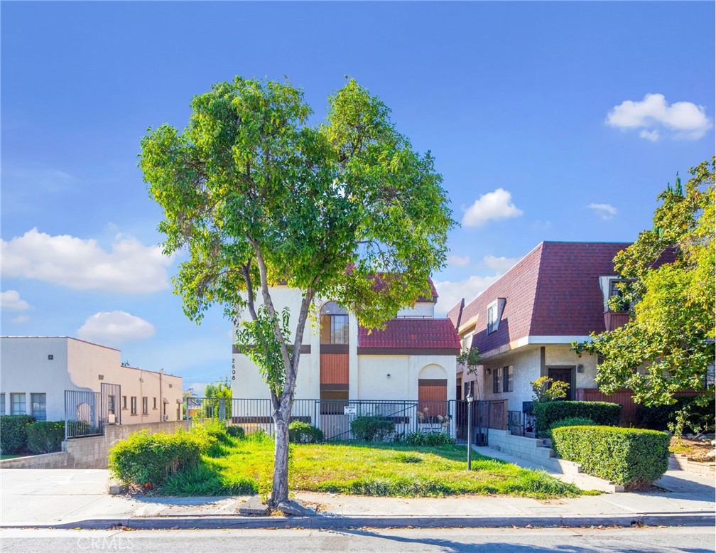 2608 W Alhambra Road, Alhambra, CA 91801