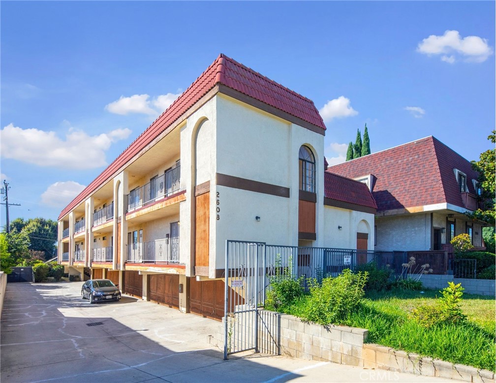 2608 W Alhambra Road, Alhambra, CA 91801