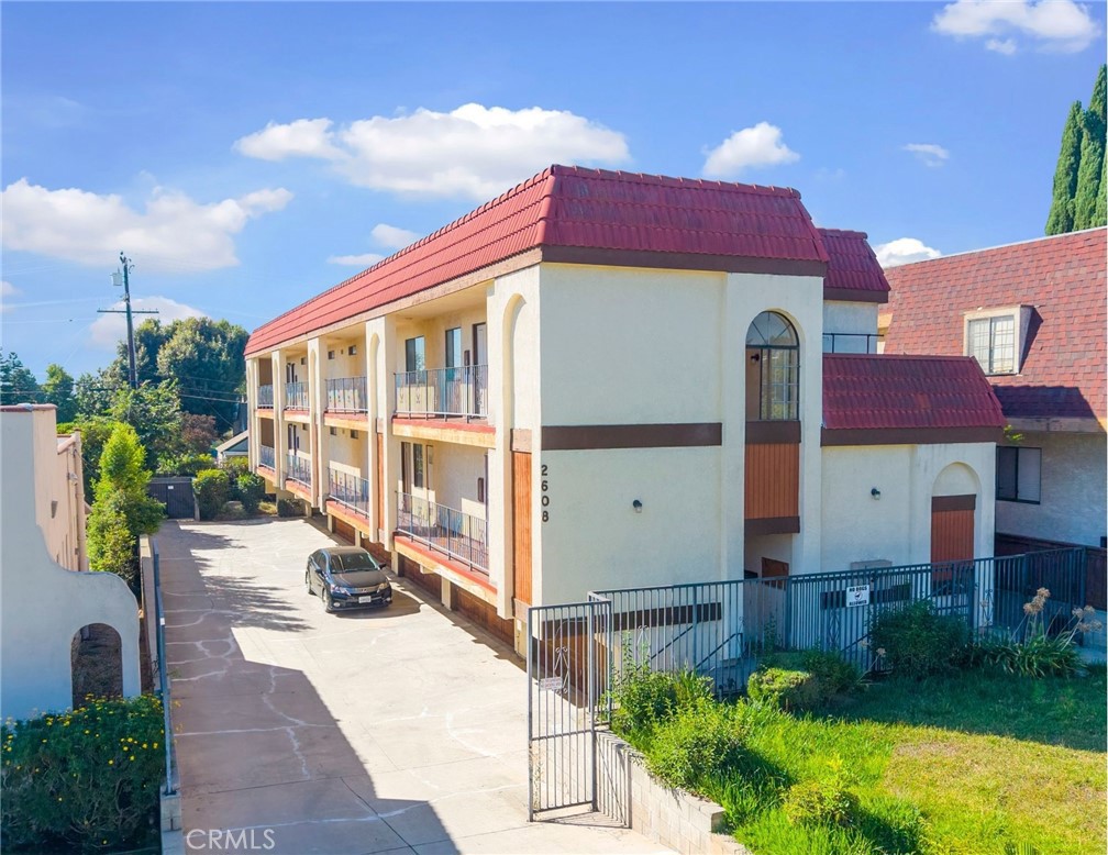 2608 W Alhambra Road, Alhambra, CA 91801