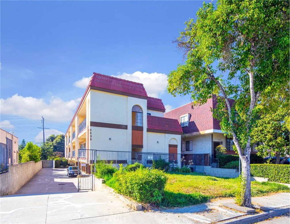 2608 W Alhambra Road, Alhambra, CA 91801