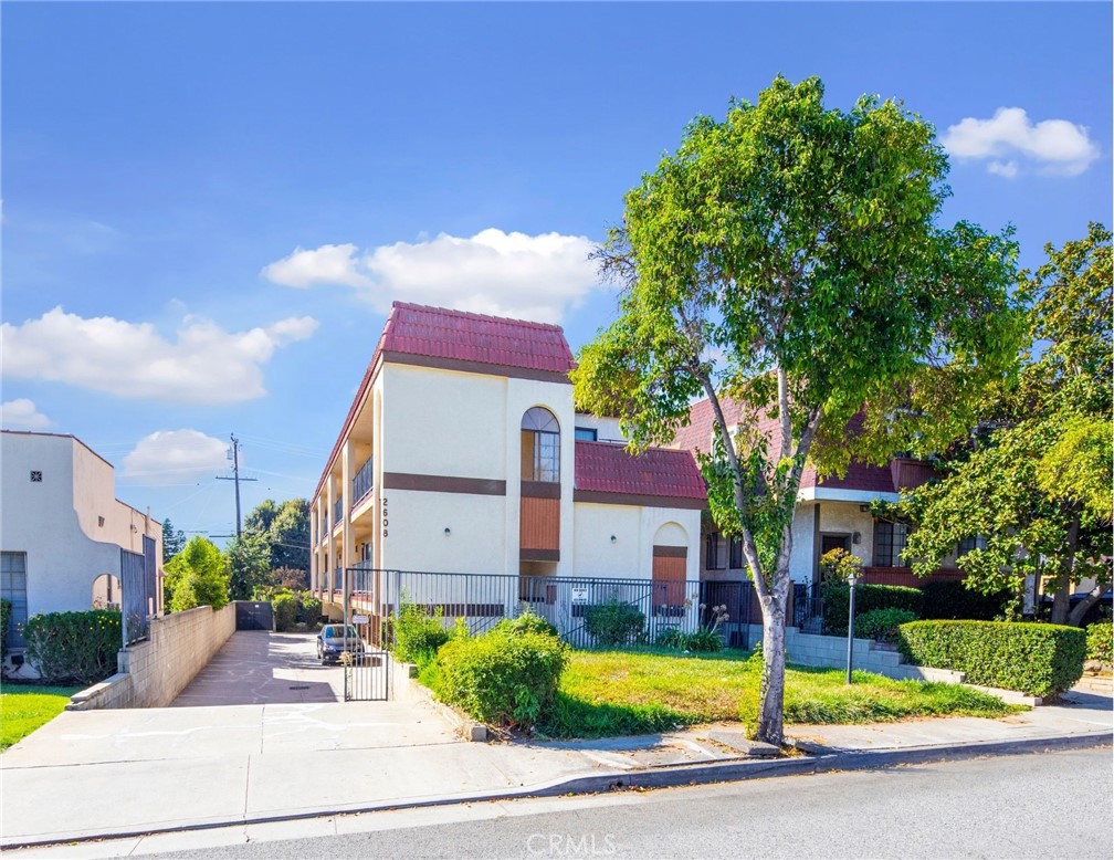 2608 W Alhambra Road, Alhambra, CA 91801