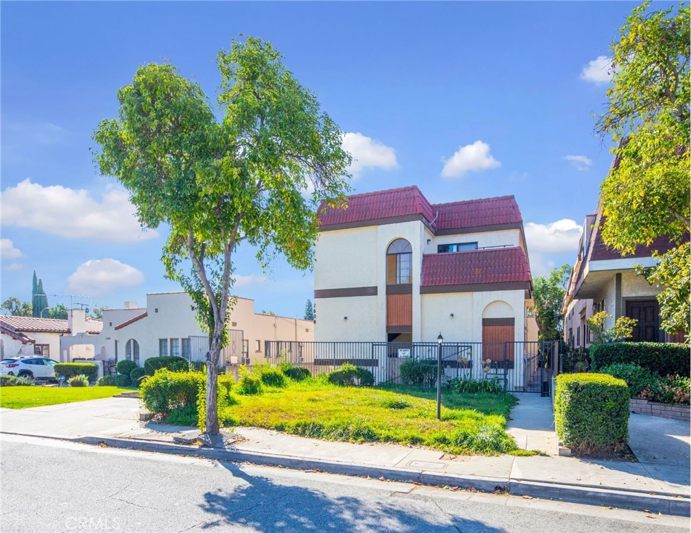 2608 W Alhambra Road, Alhambra, CA 91801