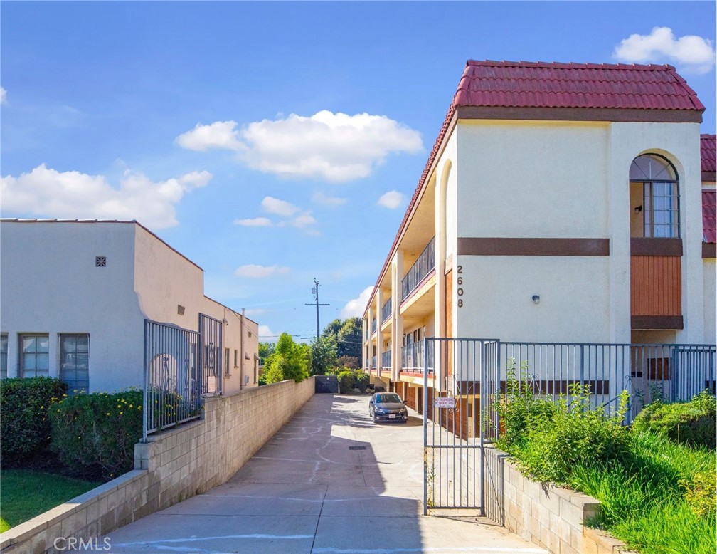 2608 W Alhambra Road, Alhambra, CA 91801