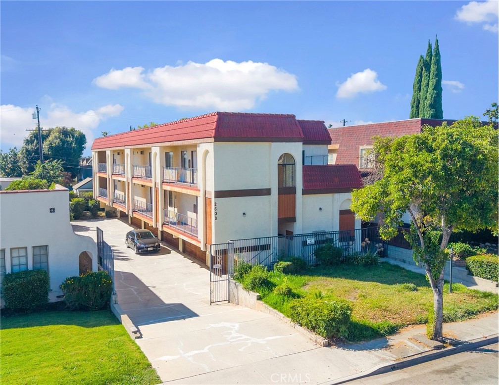 2608 W Alhambra Road, Alhambra, CA 91801