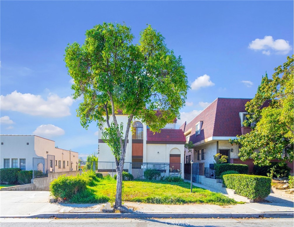 2608 W Alhambra Road, Alhambra, CA 91801