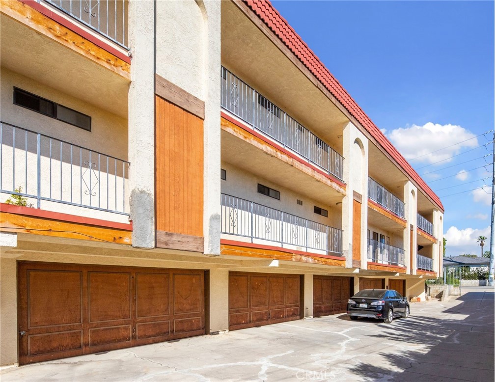2608 W Alhambra Road, Alhambra, CA 91801