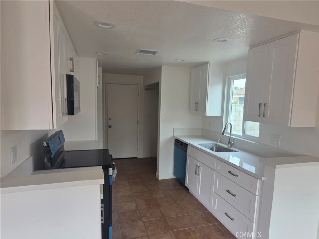 Kitchen quartz counters