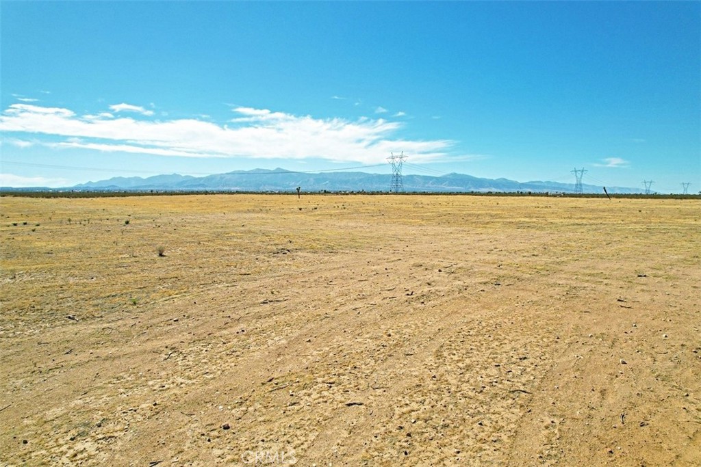 10 Shasta Road, Phelan, CA 92371