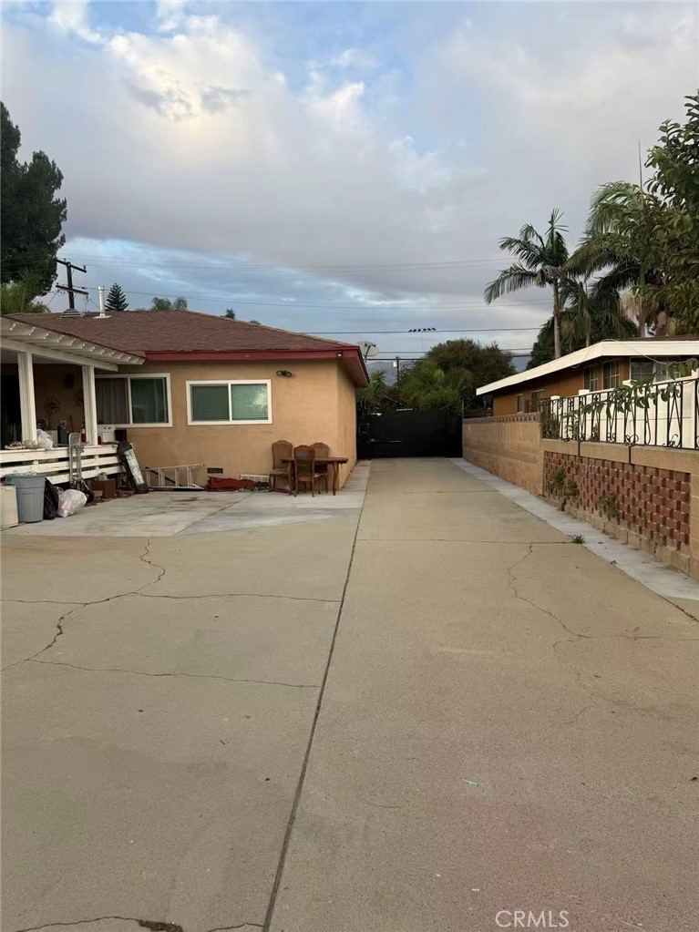 219 W Elm Street, Ontario, CA 91762 219 W Elm Street, Ontario, CA 91762