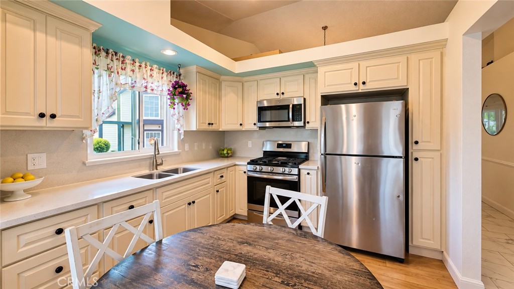 12049 Maple Leaf, Fontana, CA 92337