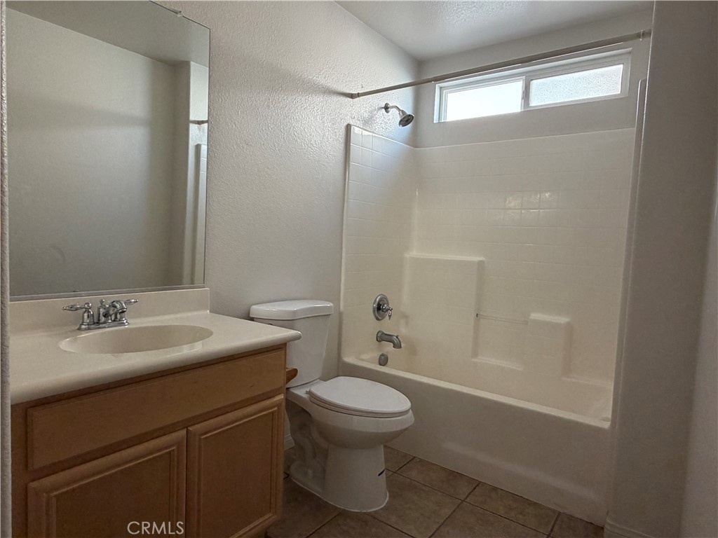 13523 Bentley, Victorville, CA 92392