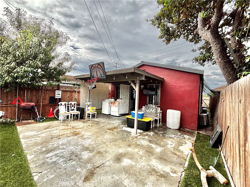 2202 E Stockwell, Compton, CA 90222