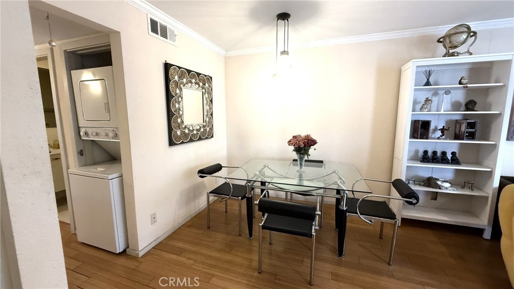 957 S Gramercy, #203, Los Angeles, CA 90019