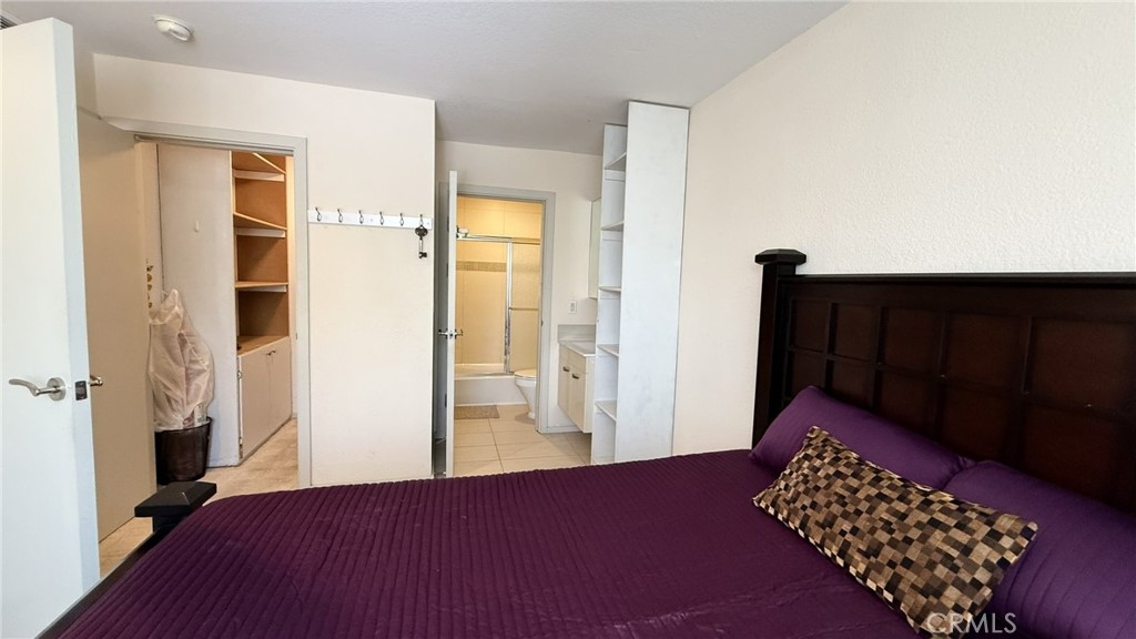 957 S Gramercy, #203, Los Angeles, CA 90019