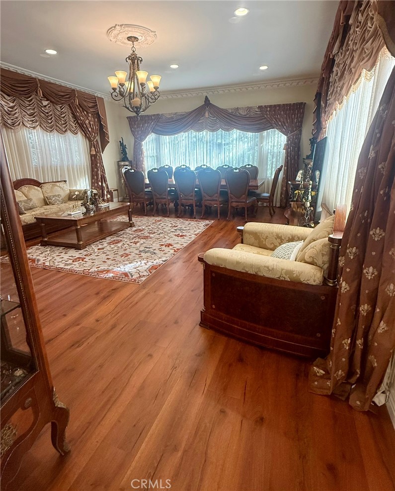 3100 Charing Cross Rd, Glendale, CA 91206