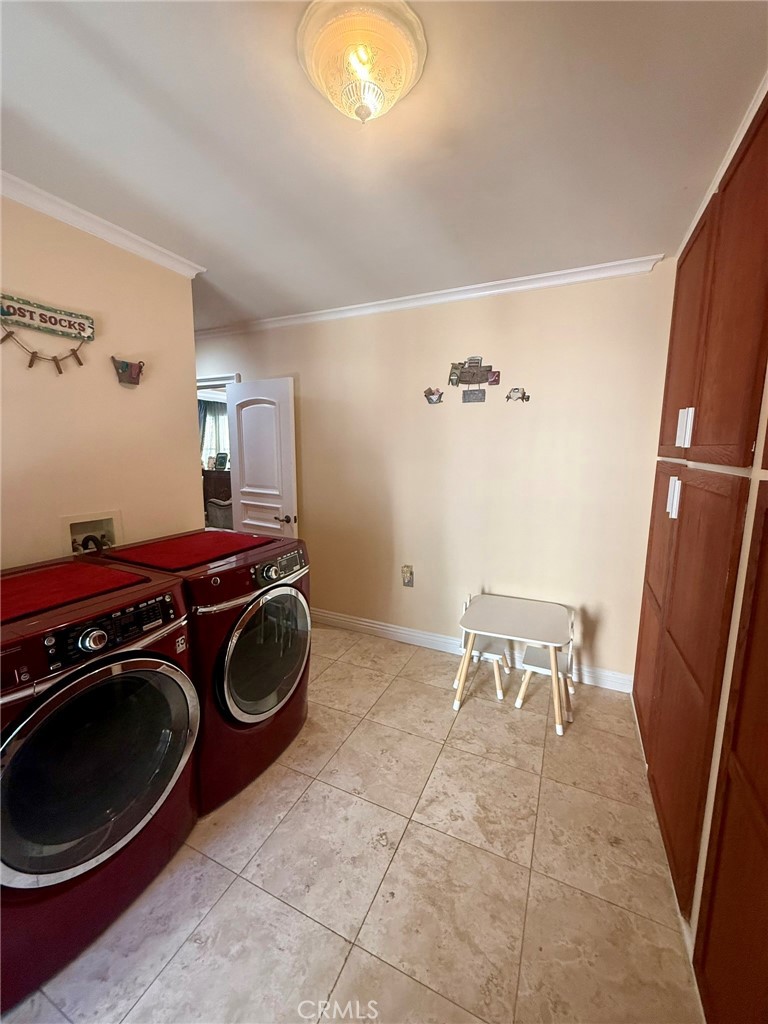 3100 Charing Cross Rd, Glendale, CA 91206