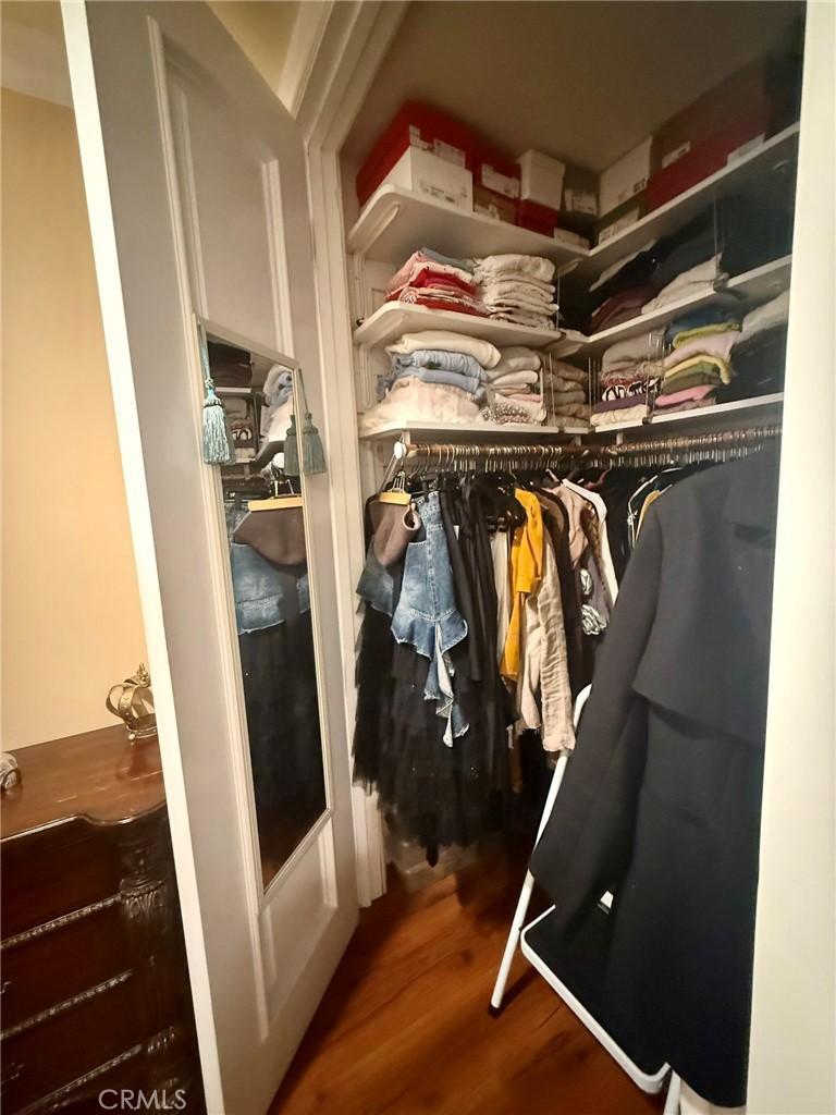 3100 Charing Cross Rd, Glendale, CA 91206