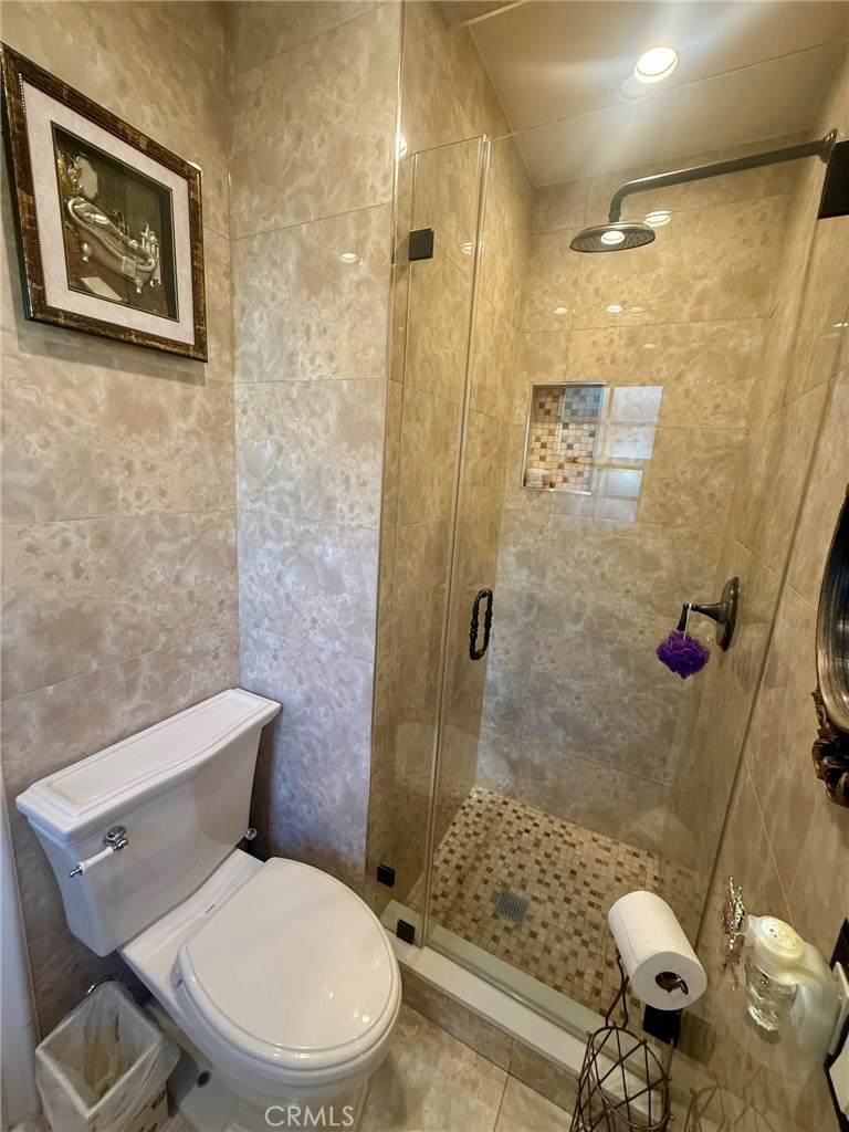 3100 Charing Cross Rd, Glendale, CA 91206