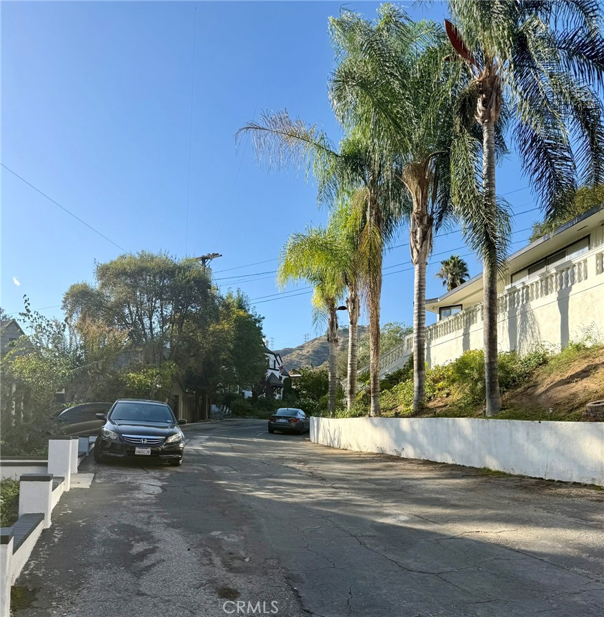 3100 Charing Cross Rd, Glendale, CA 91206
