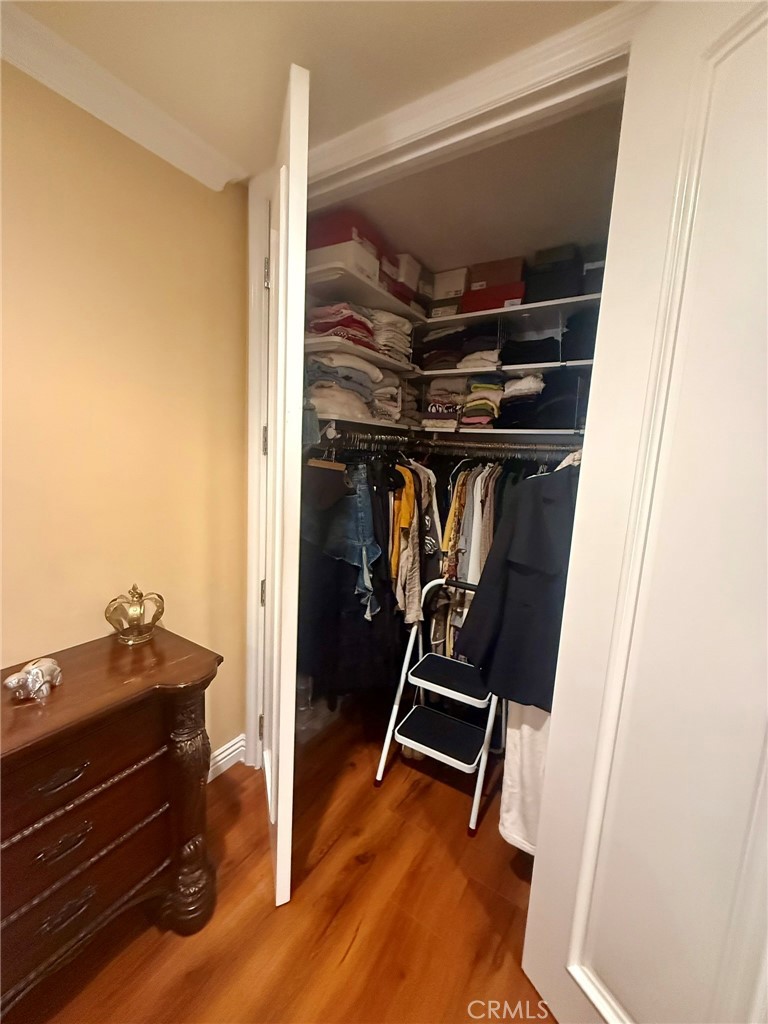 3100 Charing Cross Rd, Glendale, CA 91206