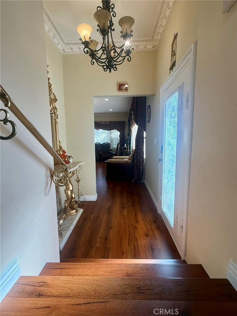 3100 Charing Cross Rd, Glendale, CA 91206
