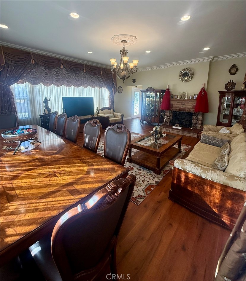 3100 Charing Cross Rd, Glendale, CA 91206