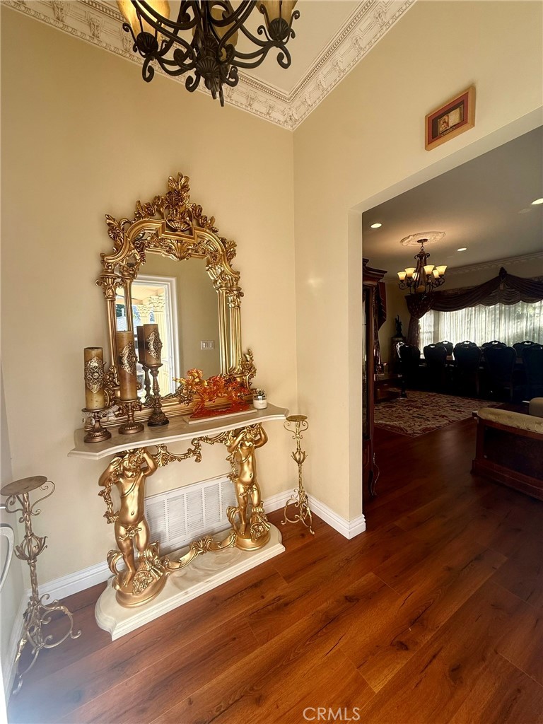 3100 Charing Cross Rd, Glendale, CA 91206