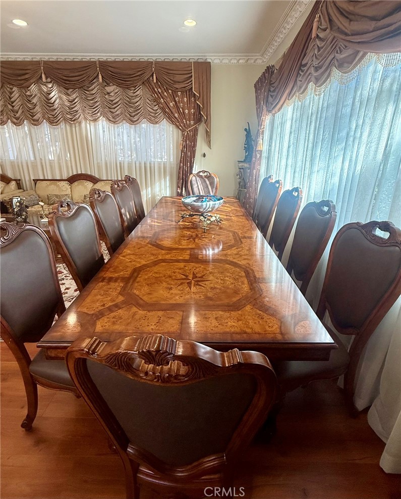 3100 Charing Cross Rd, Glendale, CA 91206